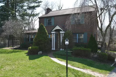 110 Thames Pl, Pittsburgh, PA 15241