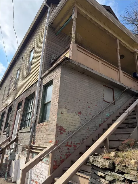 601 3rd St, Monessen, PA 15062