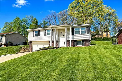 111 Roosevelt Dr, Monaca, PA 15061
