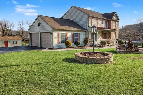 102 Sycamore Ln, Washington, PA 15301