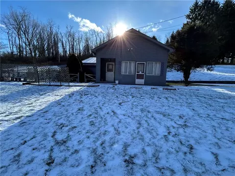 453 Coal Valley Rd, Clairton, PA 15025