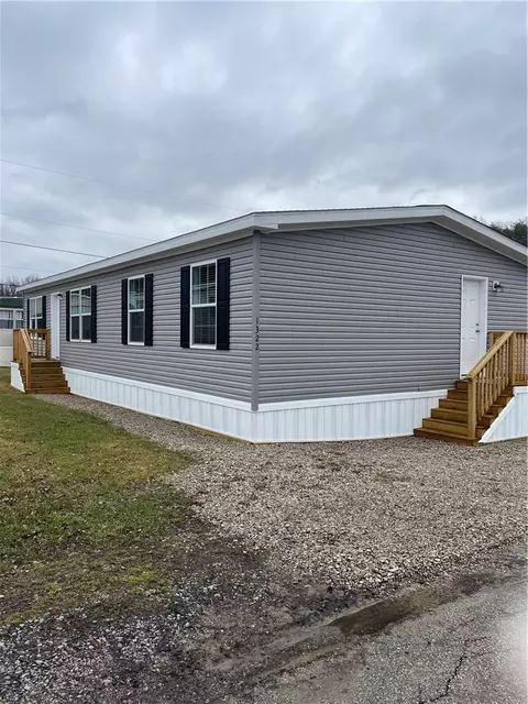 1352 Hilltop Dr, Bulger, PA 15019
