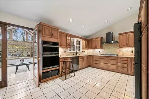 Kitchen - 4948 Simmons Cir, Export, PA 15632 photo 1 of 5