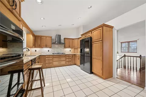 Kitchen - 4948 Simmons Cir, Export, PA 15632 photo 2 of 5
