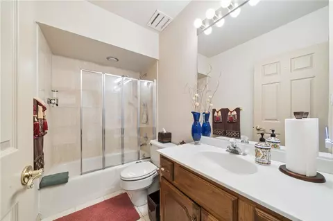 Bath - 4948 Simmons Cir, Export, PA 15632 photo 4 of 4