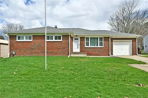 1211 Brentwood Dr, Greenville, PA 16125