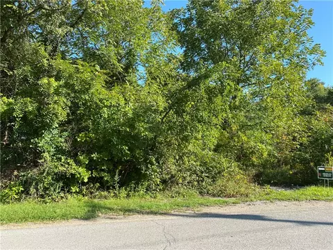 - Butler Rd, New Castle, PA 16101