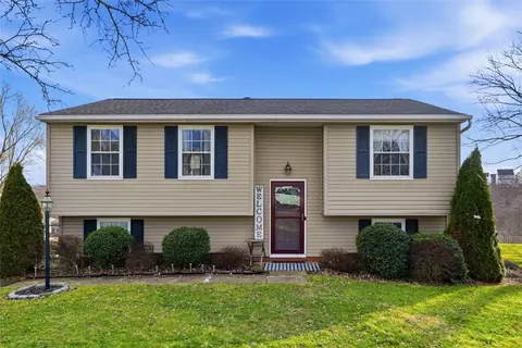 129 Scottsdale Dr, Coraopolis, PA 15108