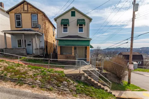 700 6th St, Glassport, PA 15045