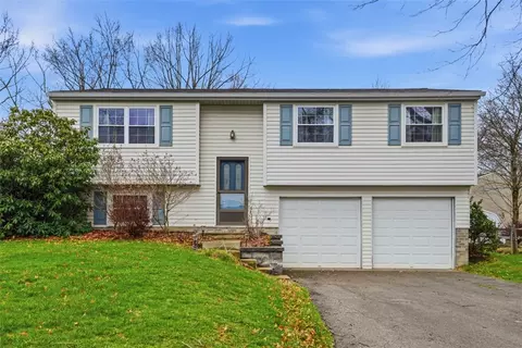 106 Squirrel Hollow Rd, Gibsonia, PA 15044