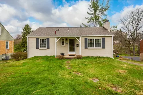 1009 Fairview Dr, Bethel Park, PA 15102