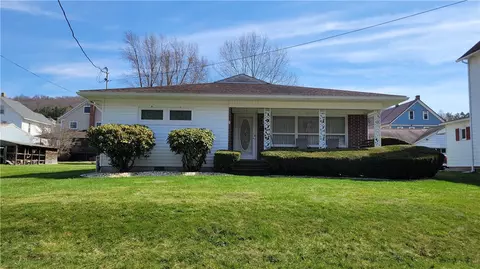 330 Clark St, Hooversville, PA 15936