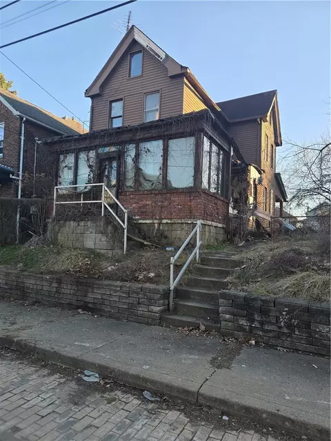 106 Peter St, Duquesne, PA 15110