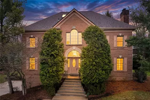 1915 Oakhurst Dr, Allison Park, PA 15101