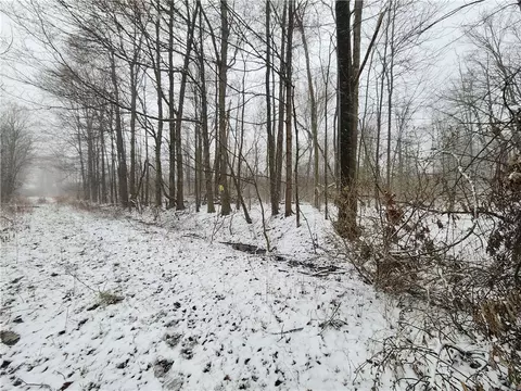 43068 Township Rd, Clarks Mills, PA 16114