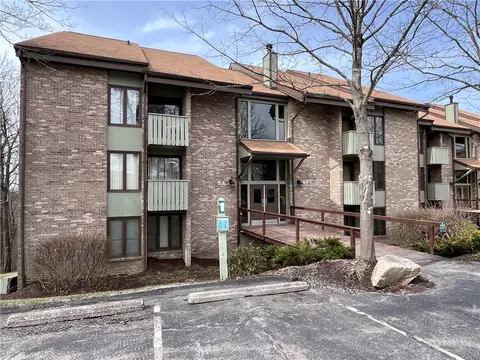 8 A2 Mountain Villas Dr, Champion, PA 15622