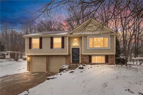 2003 Colony Dr, Aliquippa, PA 15001