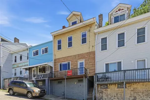 2410 Leticoe St, Pittsburgh, PA 15203