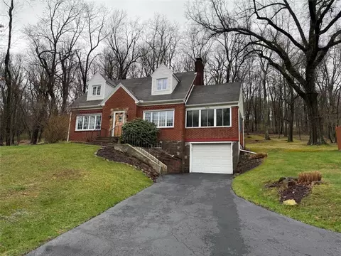 30 Moore Ave, Jeannette, PA 15644