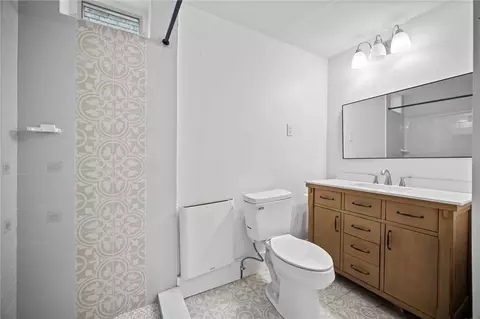 Bath - 625 E 9th Ave, Munhall, PA 15120 photo 2 of 5