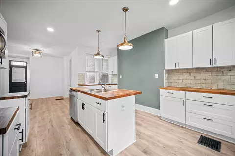 Kitchen - 625 E 9th Ave, Munhall, PA 15120 photo 3 of 4