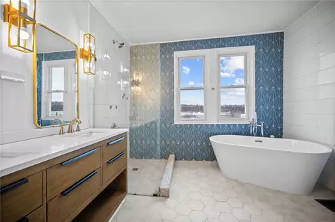 Bath - 625 E 9th Ave, Munhall, PA 15120 photo 4 of 5