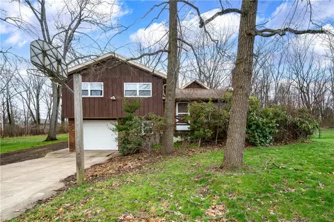 120 Braethorn Dr, Butler, PA 16001