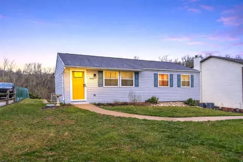 1952 Colleen, North Huntingdon, PA 15642