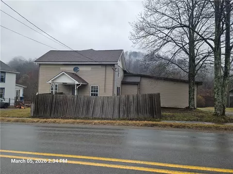 233 Main St, Bruin, PA 16022