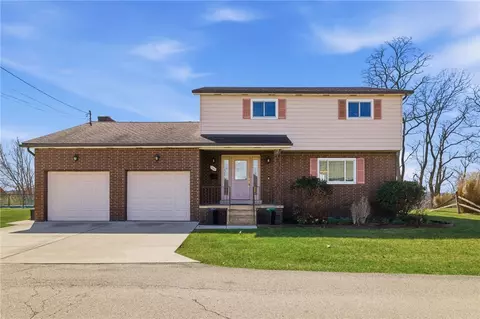 765 12th St, Pitcairn, PA 15140