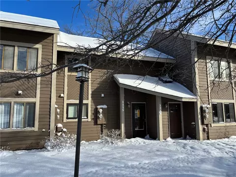 1215 Veech Ln, Hidden Valley, PA 15502