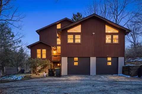 700 Woodland Rd, Bradford Woods, PA 15015