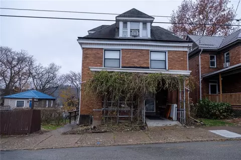 608 E 8th Ave, Tarentum, PA 15084