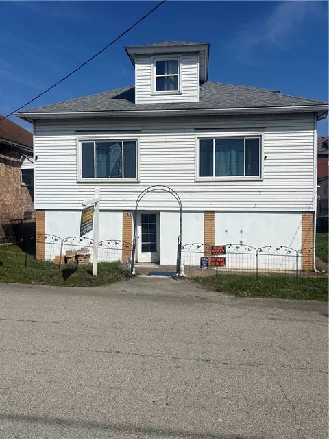 44 Fairgarden St, Republic, PA 15475