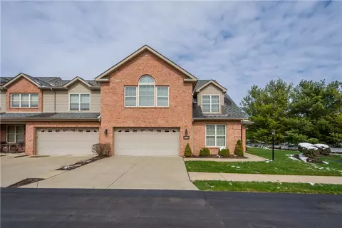 3004 Laura Ln, Lawrence, PA 15055
