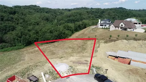 2105 Laurel Ridge Dr, Clairton, PA 15025