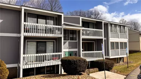 323 Ridge Point Cir #A11, Bridgeville, PA 15017