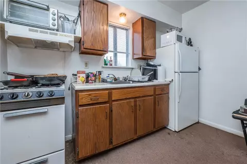Kitchen - 28 Penn Ave, Irwin, PA 15642 photo 6 of 6