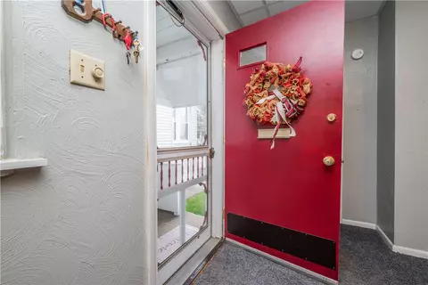 Entry Way - 28 Penn Ave, Irwin, PA 15642 photo 1 of 2