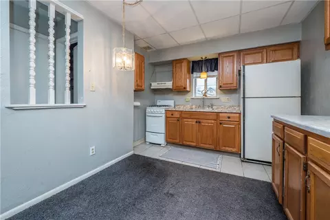 Kitchen - 28 Penn Ave, Irwin, PA 15642 photo 3 of 6