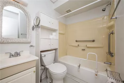 Bath - 28 Penn Ave, Irwin, PA 15642 photo 1 of 2