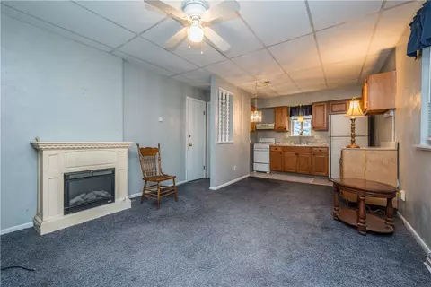 Living - 28 Penn Ave, Irwin, PA 15642 photo 1 of 5