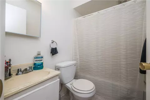 Bath - 28 Penn Ave, Irwin, PA 15642 photo 2 of 2