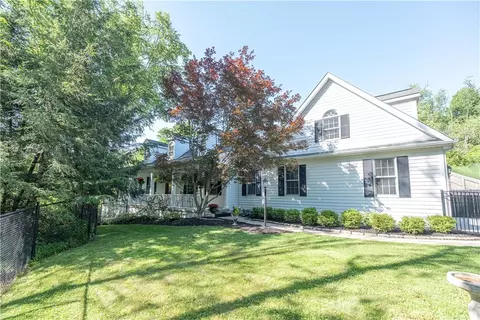 503 Sharon Rd, Coraopolis, PA 15108