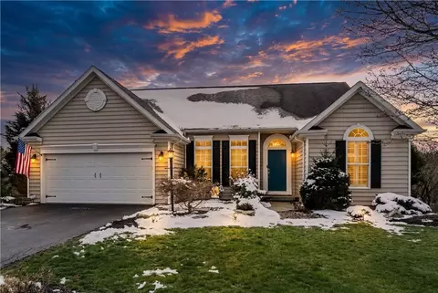 2035 Majestic Dr, Canonsburg, PA 15317