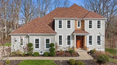 212 Gate Dancer Dr, Cranberry Township, PA 16066