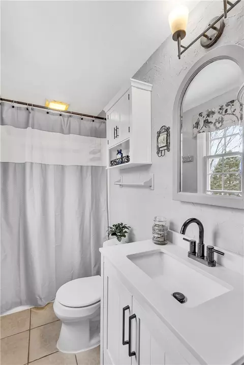 Bath - 9 Quail Ct, Export, PA 15632 photo 2 of 4