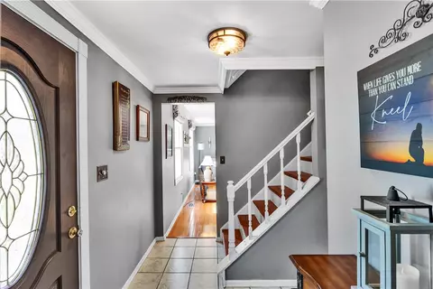 Entry Way - 9 Quail Ct, Export, PA 15632 photo 1 of 2