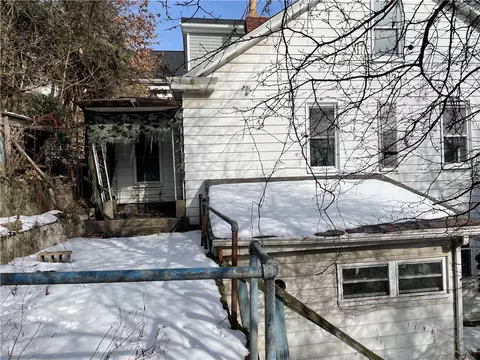 458 Wyola St, Pittsburgh, PA 15211