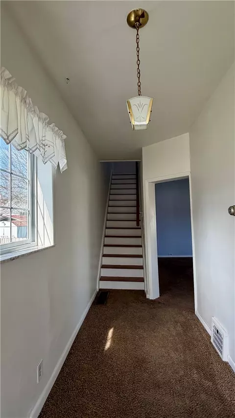Entry Way - 641 Garfield St, Springdale, PA 15144 photo 3 of 6